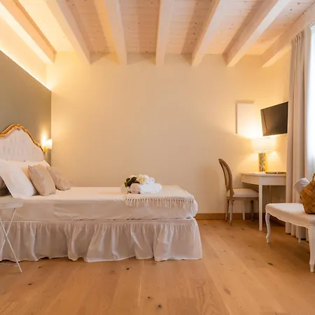 Relais Ca' Morenica Валеджо-суль-Минчо