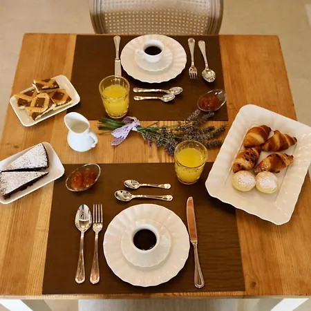Relais Ca' Morenica * 발레지오술민쵸