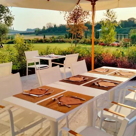 Relais Ca' Morenica 팜스테이 *