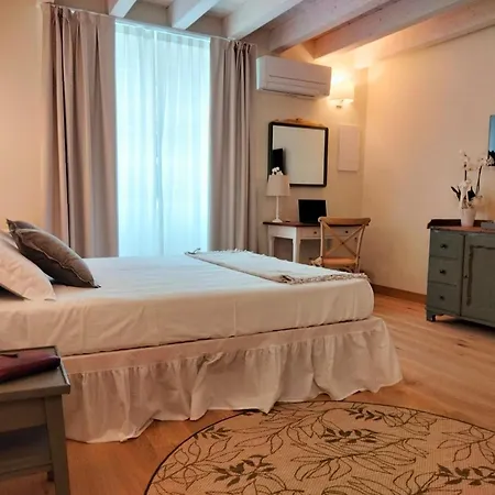 Relais Ca' Morenica * 발레지오술민쵸